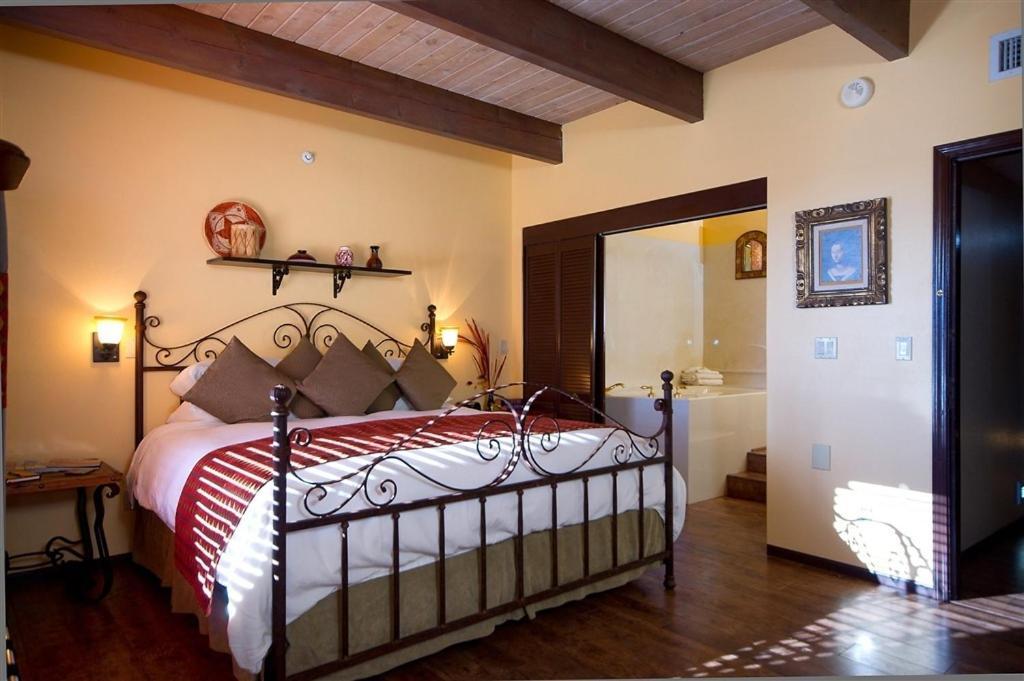Sedona Views B&B And Luxury Creekside Cabins Bed & Breakfast 3*